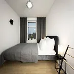 Purer Luxus mit 2 Schlafzimmern, Balkon und Privat-Parkplatz