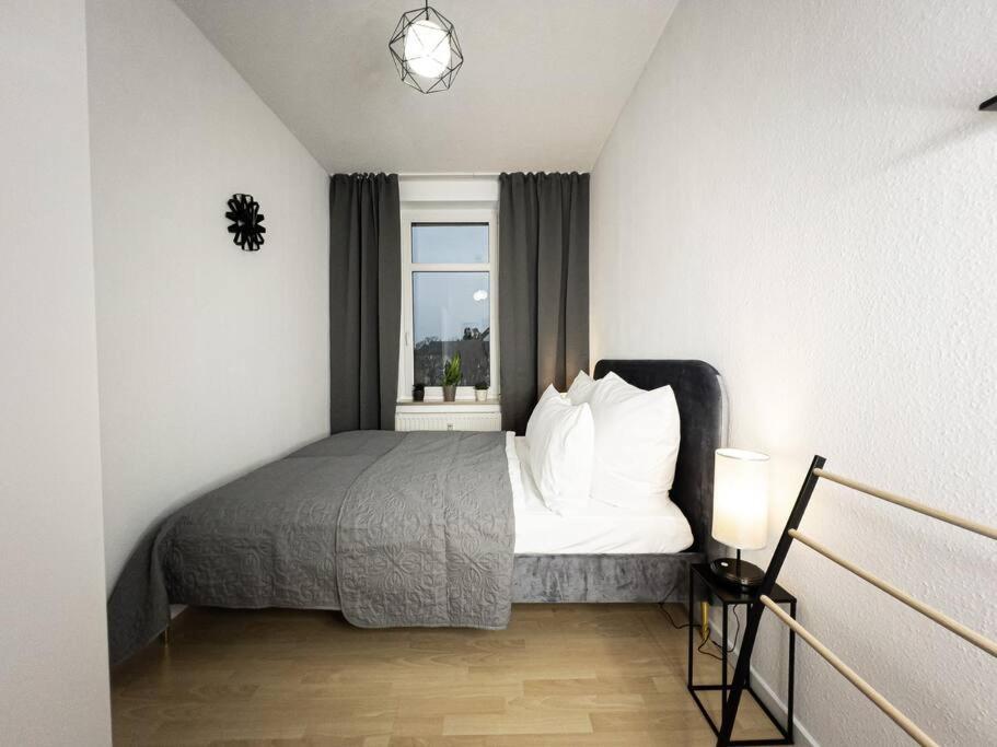 Purer Luxus Mit 2 Schlafzimmern, Balkon Und Privat-parkplatz Apartment Leipzig
